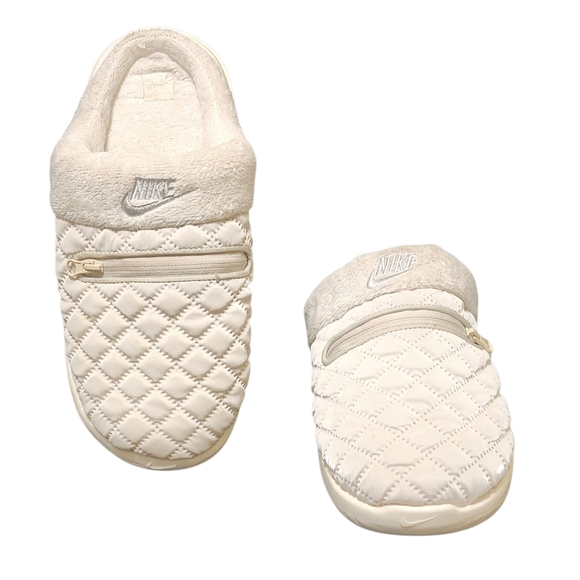 Nike Quilted White Slippers - Picture 1 of 6
